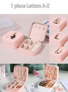 1 pièce Boîte à bijoux de voyage imprimée de lettres A-Z chic - Organisateur imperméable pour bagues, boucles d'oreilles et colliers  Boîte carrée portable anti-poussière  Cadeau parfait pour Noël et anniversaire. Ensemble pratique d'outils de maquillage pour filles, cadeau idéal, articles de voyage portables, fournitures de voyage, produits de vacances essentiels