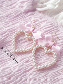 2 Stücke süße Schleifenband- und Kunstperle Herz Ohrringe, modischer eleganter Minderheitenluxus-Ohrschmuck für Frauen