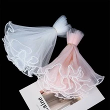 1 件波浪形薄纱蛋糕花包装，带人造珍珠装饰，皱纹欧根纱丝带用于鲜花包装，花束礼品包装网，适用于生日、婚礼、母亲节、教师节和情人节