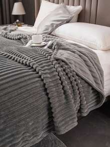 1pc Solid Color Blanket, Bedding, Cozy And Warm Blanket, No Shedding And Easy Care, Soft & Fuzzy Blanket, Simple Style Home Textile, Multi-Purpose Blanket For Sofa, Bedroom, Living Room, Decorative Blanket For Bed, Couch, Sofa, Suitable For All Seasons, Room Decor, Bedding Gifts, Machine Washable, Ideal Easter Gift, For Mother's Day Gift, Perfect Holiday Gift, Guest Room, Hotel, Machine Washable