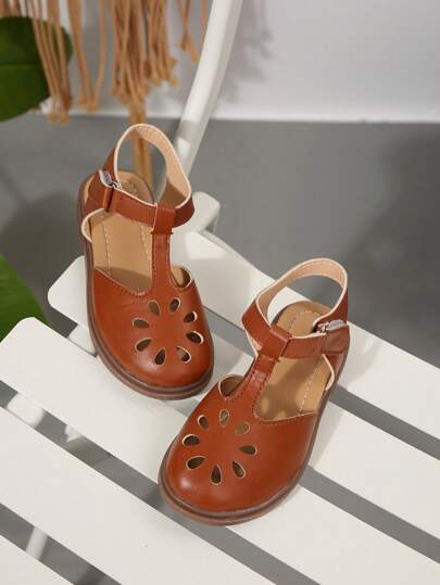 1 Pair Girls Strap Woven Hollow PU Lace-Up Flat Cute Floral Breathable Sandals, Suitable For Summer And Various Holidays