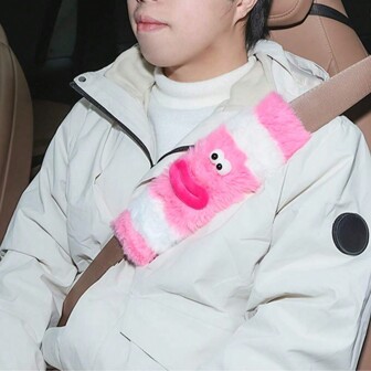 1 件双色毛绒护肩带卡通大眼睛安全带套