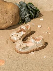 1 双婴儿蝴蝶结装饰休闲舒适百搭平底鞋，适合所有季节