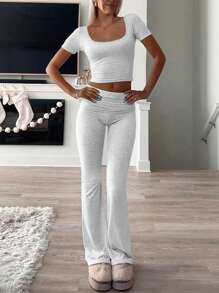 女士两件套运动休闲纯色性感修身方领短袖上衣微喇裤套装