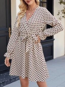 女式印花领荷叶边袖束腰连衣裙，配腰带 - 杏色 - 查看 5