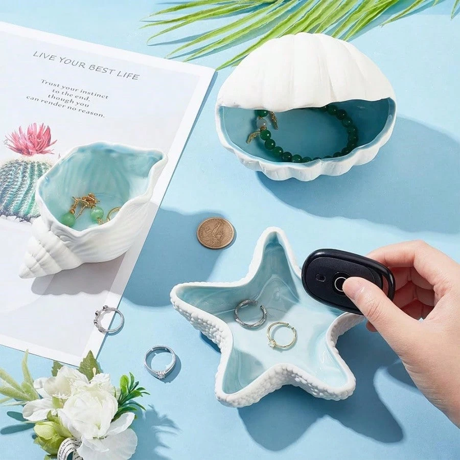 CARAKNOTS Plato De Joyería Para Mujer, Plato De Cerámica Blanca Para