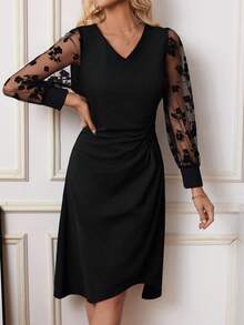 Casual Minimalist V-Neck Contrast Color Mesh Front Hem Asymmetrical Hem Dress, Suitable For Daily Wear - Black - View 5