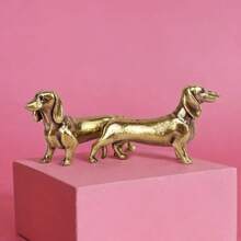 1pc Golden Dachshund Dog Statue, 3D Metal Dog Statue, Home Kitchen Decoration, Party Favors, No Power Required, Brass, Collectible Craft, Table Decoration Birthday Gifts Graduation