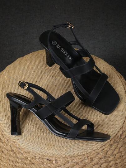 كعب عالي سميك أحذية كعب سميك مربعة الأصابع مزينة بأربطة مشبك للنساء لارتداء في الحفلات والمناسبات باللون الأسود