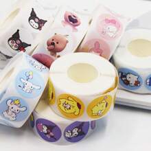 Sanrio 500 piezas/Rollo Pegatinas Kawaii de Sanrio, Hello Kitty Melody Kuromi Cinnamurol, Calcomanías de grafiti para equipaje, pegatinas de decoración, pegatinas de cierre de regalo, regalos autorizados para decoración de cumpleaños, graduación, habitación, hogar, pared, baño, dormitorio, sala de estar, casa, papel tapiz personalizado, decoración escolar, sorpresa escolar, decoración de dormitorio, útiles escolares, pegatinas divertidas, suministros de scrapbooking