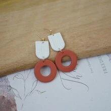 1 Pair Handmade Marble Texture Soft Pottery Leaf Pendant Hoop Earrings, Fashionable Minimalist Design For Women, Suitable For Vacation, Party, Daily Wear, Holiday Gift