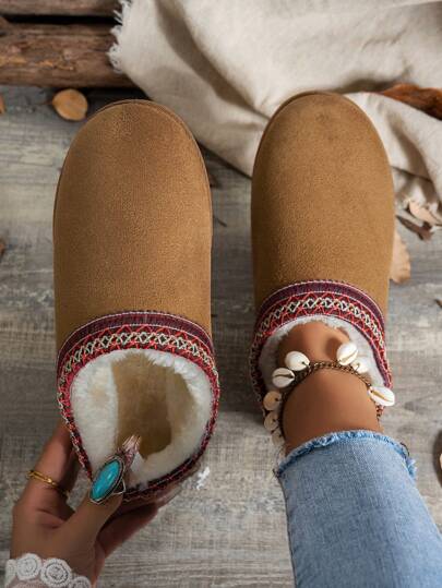 Winter 2024 New Foreign Trade Uggs Female Velvet Warm Thick Soles No Heel Closed Toe Wool Half-Slippers Shoes