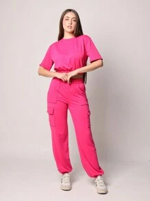 纯色短袖T恤和休闲裤套装