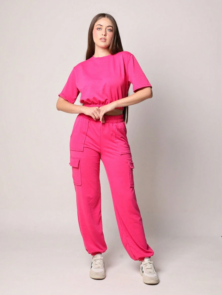 纯色短袖T恤和休闲裤套装