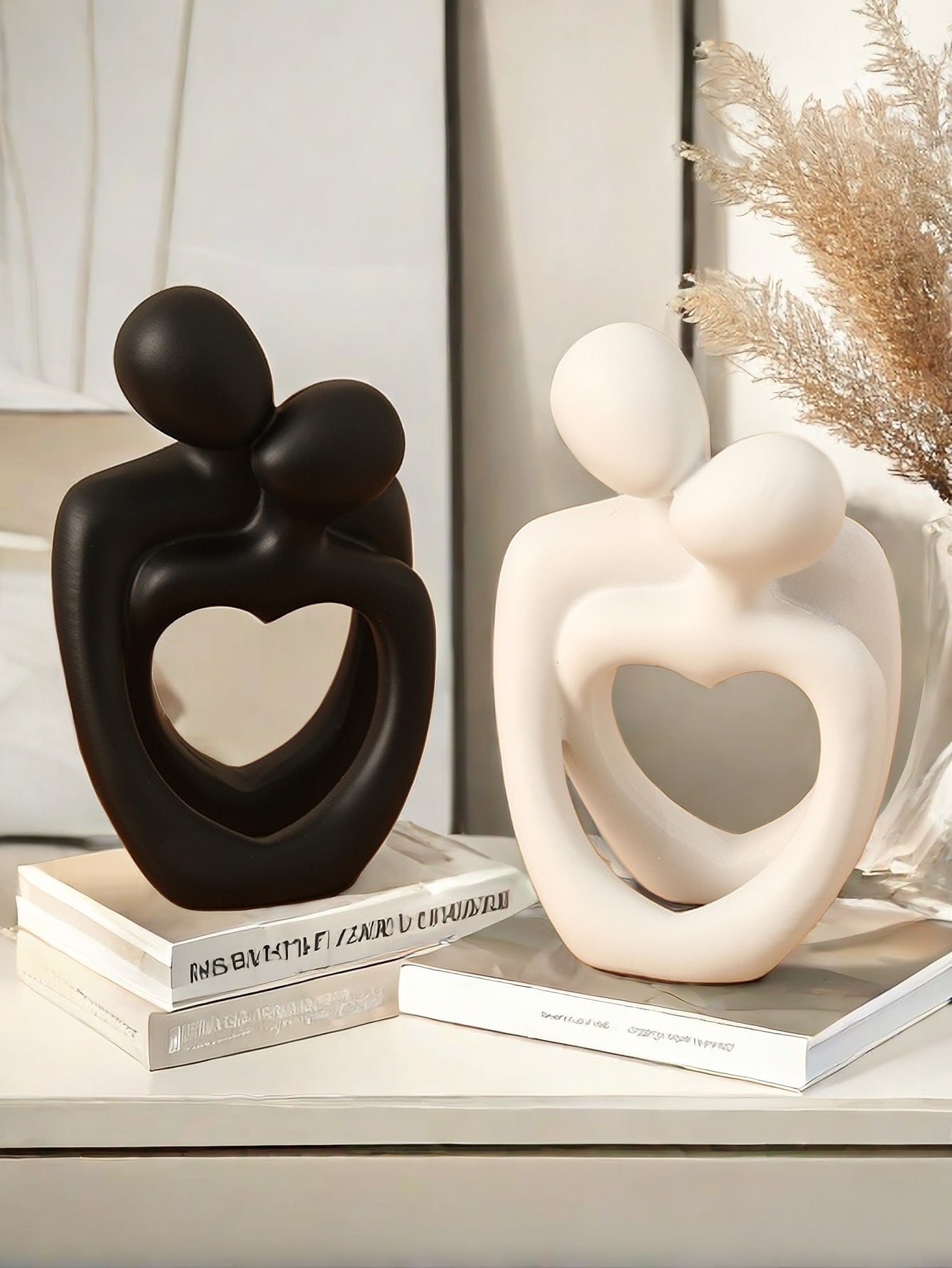 1PC Love Of Kiss Statue, Resin Hugging Couple Decor Ornament, Romantic Gift Meaningful Sculpture For Bedroom Home Office Shelf Desktop Decoration Birthday Gifts Graduation