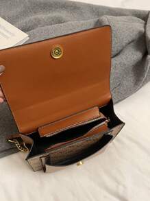 1pc Bolsa Bolsa 2024 Nova Moda Cor Sólida Coringa Quadrado Retro Impresso Corrente Bolsa Mensageiro 2024 Nova Moda Ocidental Bolsa de Ombro Bolsa de Axila Bolsa Mensageiro Bolsas