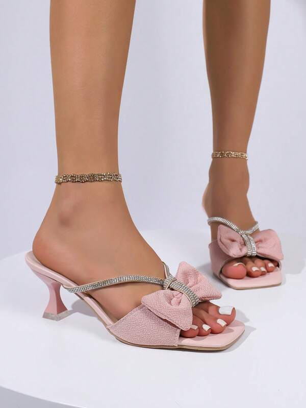 Minimalistische Riemchen-Sandaletten mit Keilabsatz, Hochabsatz-Sommerschuhe im französischen Stil mit offener Zehenpartie für Damen