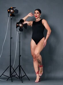BODY PRETO REGATA DECOTE V Lisa Gola Careca Decote em V nas Costas Fresco e Elegante