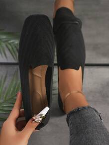 Nuevos mocasines sin cordones para mujer, zapatos holgados de empeine bajo en color negro, adecuados para todas las estaciones, primavera/verano