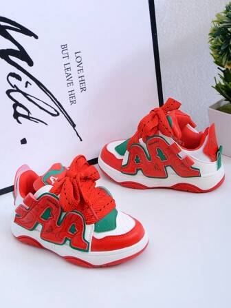 新款涂鸦软底透气防滑时尚可爱儿童运动鞋滑板鞋休闲鞋，采用精致的成型技术制作，稳定安全贴合