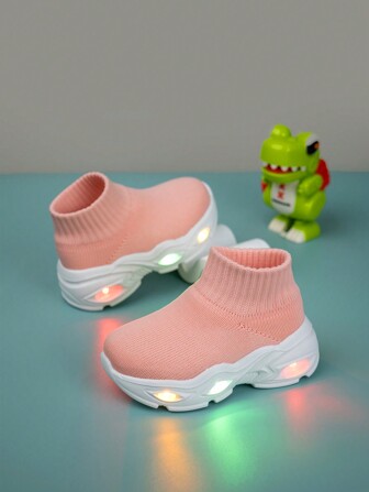 全新儿童夜光简约柔软透气网眼防滑户外休闲运动鞋，轻便高帮一脚蹬，适合所有季节