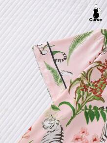 2 قطعة بيجامة للنساء ذوات الحجم الكبير مزينة بنقوش الأزهار والنمور، قميص بأكمام قصيرة وياقة وأزرار، وشورت خصر مطاطي، مناسبة لأصحاب الوزن الزائد، صالحة للحفلات العطلات، ارتداء داخل وخارج المنزل بالراحة - وردي - مشاهدة 4