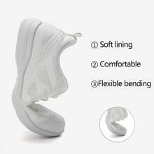 Women's Cheerleading Footprint Mesh Breathable White Round Toe Low-Top Flat Cheer Practice Sports Shoes