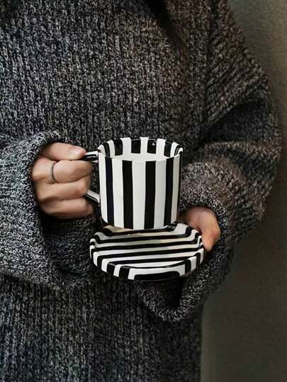 1 pieza Juego de taza y platillo de cerámica a rayas en blanco y negro, estilo vintage francés minimalista de rayas monocromas de cerámica para café/té, adecuado para cafetería, cocina, té de la tarde en casa, fotografía, regalo de cumpleaños