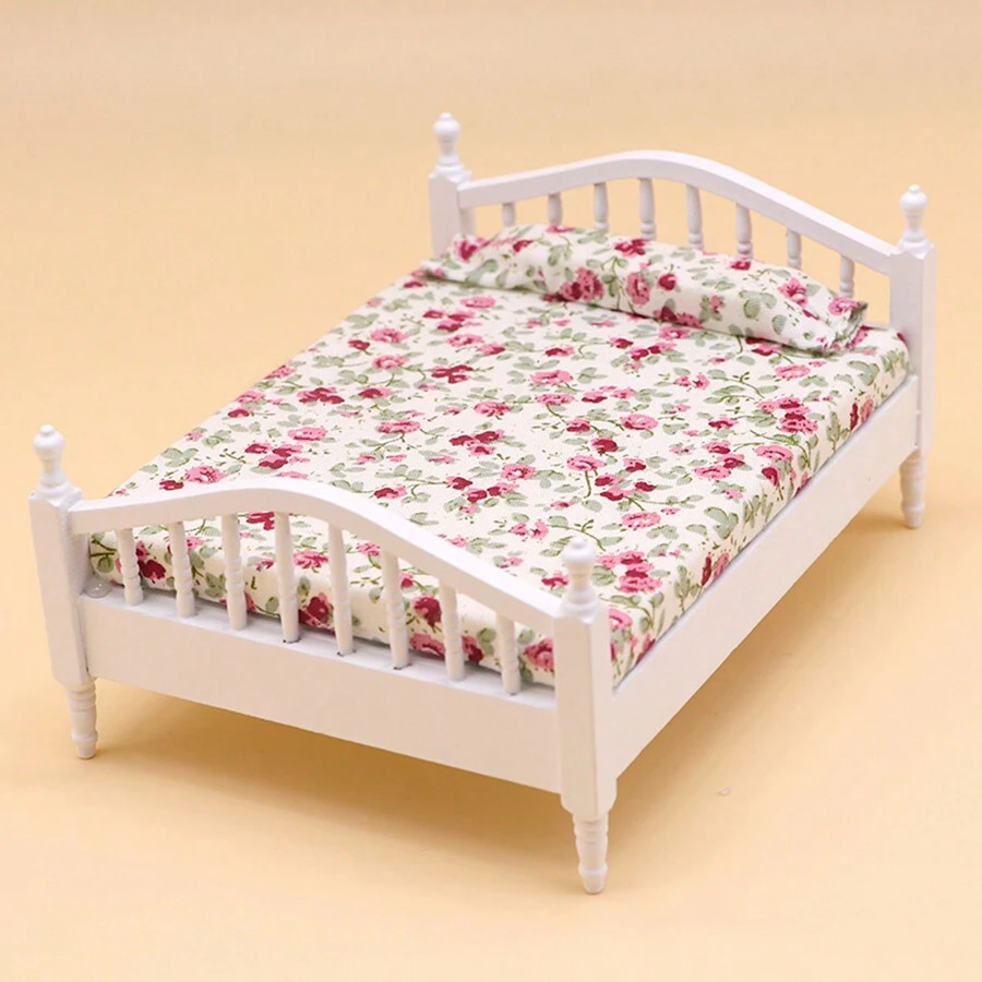 1pc Miniature European Style Wooden & Fabric Doll House Bedroom Furniture Set, Double Bed & Nightstand, Suitable For Doll House Play, Birthday Gifts, Christmas Gifts