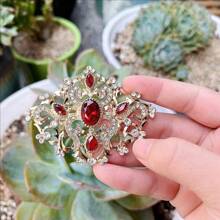 1 Stück goldfarbene türkische traditionelle Brosche für Frauen, Kristall-Schal-Nadel mit Cut Out ausgeprägtem arabischem Blumenmuster, Braut-Hochzeits-Party-Accessoire, Geschenk für Sie
