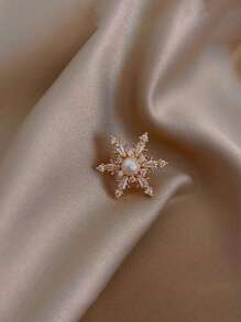 6pcs Women Sleeve Cuff Collar Clips Brooches Versatile Anti-Slip V Neck Flower Brooches, Women Gifts, Valentine's Day Gifts, Trinket Scene Fashion Accessories, Personalized Fun Gifts, Art Quality Enamel Metal Brooch Dress Accessories Pin For Clothes Bag Charm School Office Accessories Shirts Jacket Jewelry Christmas Halloween Clothes Pin Funny Cute Teacher Gifts