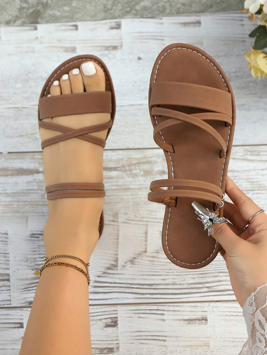 2025 Wiosna/Lato Nowe Modne Sandały, Płaskie Tkane Plażowe Odkryte Palce Casualowe Rzymskie Sandały, Kolor Czarny/Zielony/Brązowy