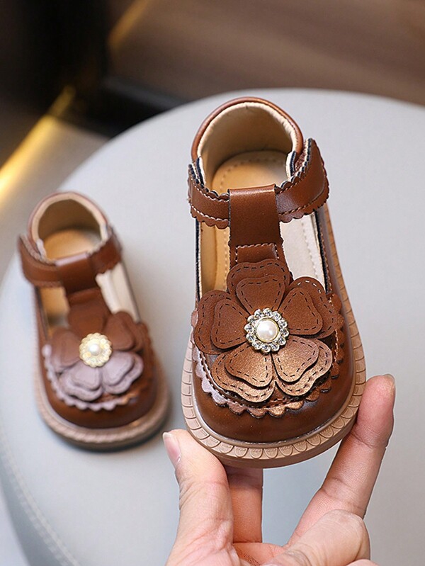1 Pair Girls' Flat Pearl Flower Baby Leather Shoes, Soft Sole, Hook And Loop Design, Suitable For Toddler Girls Elegant Princess Shoes Anti-Skid, Spring & Autumn