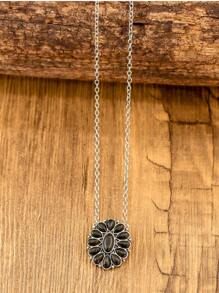 1pc Bohemian Retro Style Women's Pendant Necklace, Composed Of Multiple Round Turquoise Stones, Western Style Women's Chain Necklace, Round Petal Necklace, Suitable For Women's Daily Wear, Holidays Or As A Gift For Friends