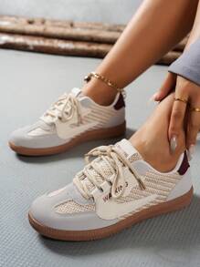 SHIHUA 2025 Spring/Autumn Wide Fit Women Casual Sports Shoes, Patchwork Design Flat Sneakers, Comfortable Everyday Wear, Versatile White Shoes For Students, Retro Gump Shoes - Burgundy - View 2