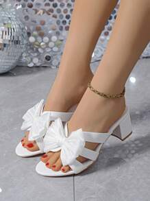 Sandalias de tacón medio gruesas con punta redonda, tiras blancas, hebilla y moño, de 5,5 cm de altura, para mujer. Sandalias romanas clásicas, retro y sexys para boda, fiesta, novia, tallas extra anchas del 41 al 44 - Blanco - Ver 5