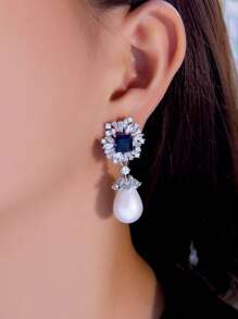 1 par de pendientes colgantes de perlas falsas con circonita cúbica de azul oscuro brillante, para bodas, banquetes, fiestas de compromiso, para mujer. Accesorios de joyería de lujo para desfiles, novias. Regalo para San Valentín, mamá, madre, Día de la Madre