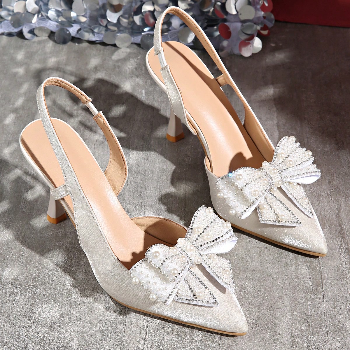 Zapatos de tacón alto de mujer de estilo de verano de moda, tacón de copa de vidrio con lazo de perlas falsas, puntera transparente y elegante, para