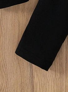 2 Stücke/Set Kleine Mädchen Lässig Strick Buchstaben Muster Kurzarm Rundhals Asymmetrischer Saum Top und Sport Leggings Set, geeignet für täglichen & Outdoor Gebrauch, Frühling/Sommer