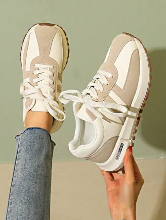 全新女士平底休闲鞋卡其色系带户外休闲运动鞋圆头简约厚底运动鞋，四季皆宜