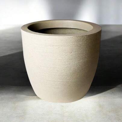 Vaso Cone PP 6 Litros: Polietileno Resistente à Exposição Solar e Intempéries, Estilo Moderno e Durabilidade Garantida