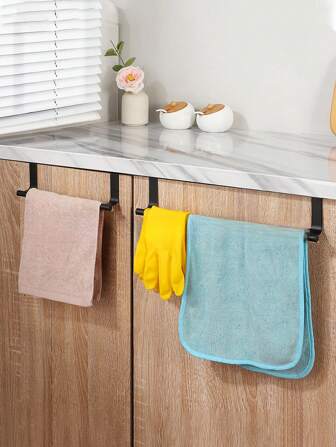 1个不锈钢门后毛巾架，厨房浴室门后毛巾杆挂钩，无需钻孔即可悬挂收纳，适用于多种场景，例如厨房（悬挂抹布、洗碗巾、手巾等）、浴室（悬挂毛巾、浴巾、面巾等）、卧室（悬挂小件衣物、围巾、袜子等），有效利用门后空间，让您的家更整洁。浴室配件 浴室工具