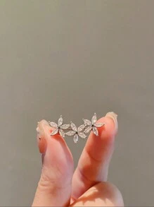 1pc Premium Floral Women Brooch Pin, Decorative Clothing Accessory, Discreet Fastener, Niche Fashion Item, Sibling Gift, Personalized Product, Art Quality Metal Enamel Brooch Valentines Dress Accessories Pin For Clothes Bag Charm School Office Accessories Shirts Jacket Jewelry Christmas Halloween Clothes Pin Funny Cute Teacher Gifts - Gold - View 2