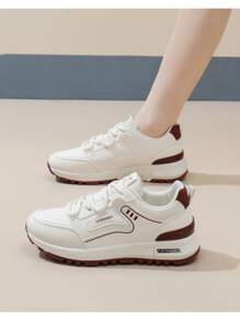 Nuove sneaker bianche stile coreano 2025, scarpe casual da donna a piattaforma bassa con suola spessa, traspiranti