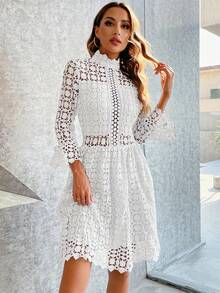 女士优雅立领喇叭袖镂空蕾丝连衣裙