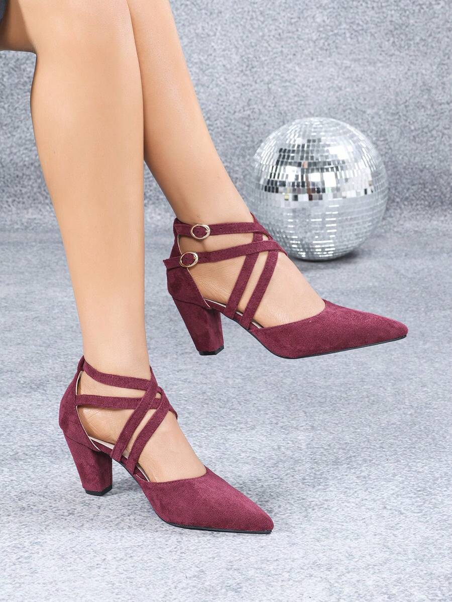 أحذية ذات كعب مغطى رفيع، برقبة مدببة مفتوحة، ذات كعب عال مع فيونكة