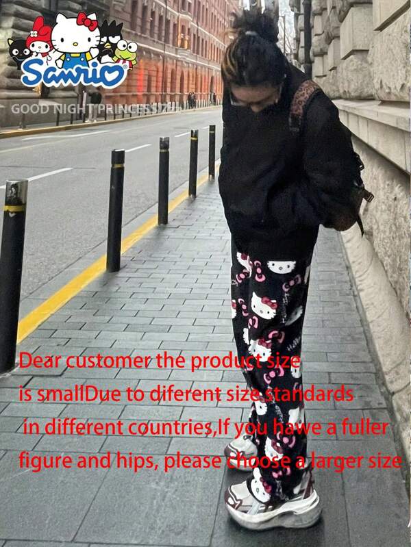 Sanrio Conjunto de pijama de flanela Sanrio, com estampa fofa da Hello Kitty por toda a peça, calça de moletom feminina casual, quentinha e confortável, perfeita para o outono/inverno. Ideal para usar no outono e inverno.