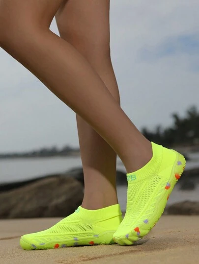 ZVB Couple Water Shoes Suitable For Barefoot Lovers, Soft Bottom Women Beach Shoes For Swimming, Diving, Outdoor Quick Dry Summer Sandals, Fishing Water Shoes, Anti-Slip Breathable Wading Shoes