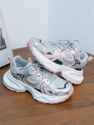 Nuevos zapatos deportivos de malla transpirable con diseño hueco, zapatillas gruesas de moda para mujer, estilo callejero, verano 2025