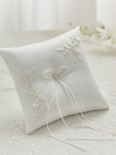 1pc Beige Square Ring Pillow With Romantic Embroidery, Bowknot And Faux Faux Pearl Design, Suitable For Western Wedding /Garden/Venue,Wedding Decor,Home Decor ,Room Decor Party Favors Bride Birthday Decorations Party Decorations Bachelorette